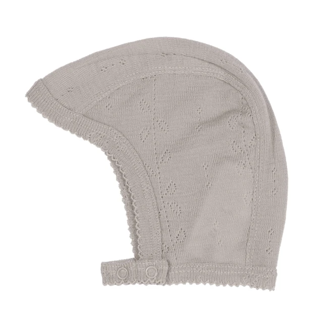Czapeczka niemowlęca 100% wełna Merino Soft Dove - strona lewa